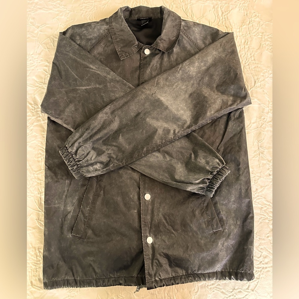 Alton lightweight jacket. Washed black color, snap buttons. Size S/M.